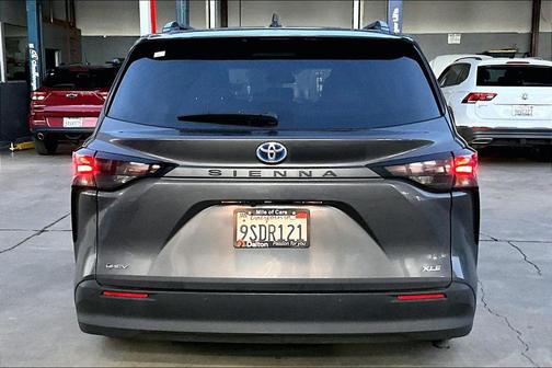 2025 Toyota Sienna XLE