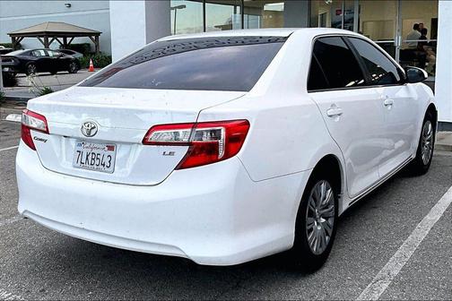 Super White 2014 Toyota Camry LE