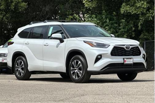 2025 Toyota Highlander XLE