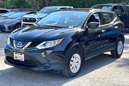 Magnetic Black Pearl 2019 Nissan Rogue Sport S