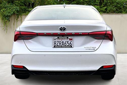 2022 Toyota Avalon Hybrid Limited