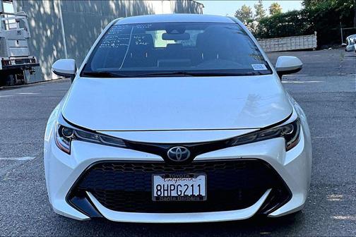 Blizzard Pearl 2019 Toyota Corolla Hatchback SE