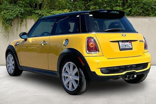 Mellow Yellow 2007 MINI Cooper S Base