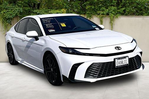 Ice Cap 2026 Toyota Camry SE