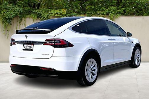 Pearl White Multi-Coat 2019 Tesla Model X Long Range