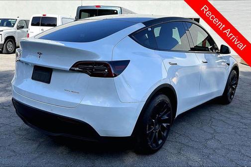 Pearl White Multi-Coat 2021 Tesla Model Y Long Range Dual Motor All-Wheel Drive