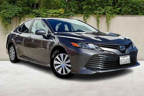 2019 Toyota Camry Hybrid LE