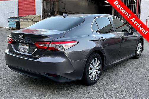 2019 Toyota Camry Hybrid LE