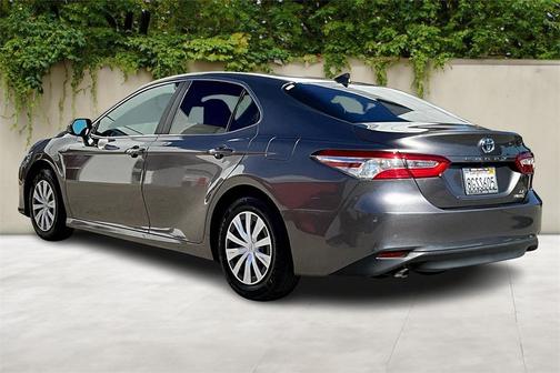 2019 Toyota Camry Hybrid LE