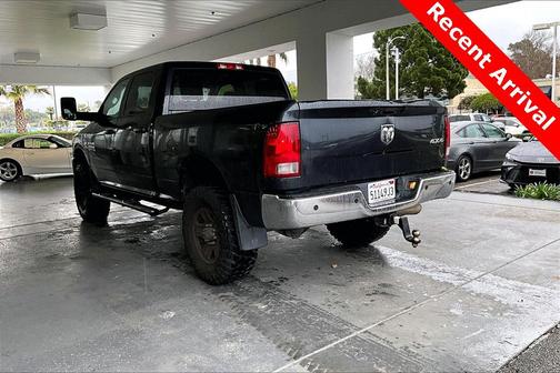 2017 RAM 2500 Tradesman Crew Cab 4x4 6'4' Box