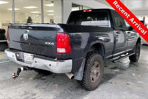 2017 RAM 2500 Tradesman Crew Cab 4x4 6'4' Box