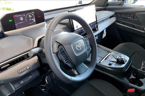 Pearl 2026 Toyota C-HR SE