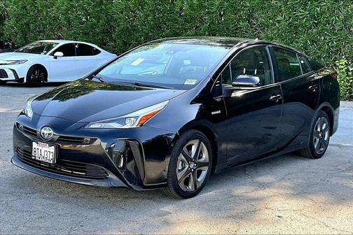 Midnight Black Metallic 2021 Toyota Prius XLE