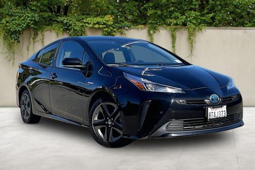 Midnight Black Metallic 2021 Toyota Prius XLE