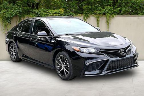 Midnight Black Metallic 2023 Toyota Camry SE