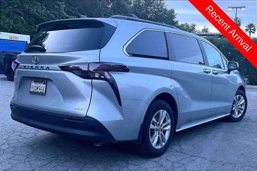 Celestial Silver Metallic 2025 Toyota Sienna XLE