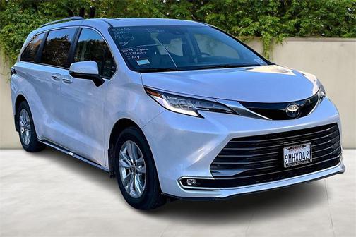 2024 Toyota Sienna Limited