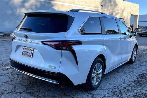 2024 Toyota Sienna Limited