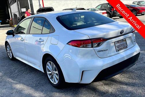 2025 Toyota Corolla Hybrid LE