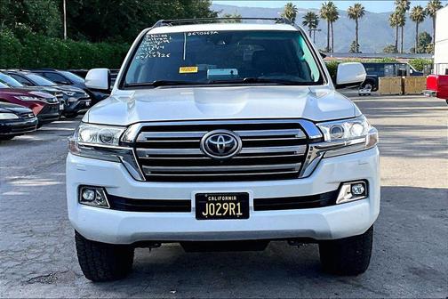 Blizzard Pearl 2017 Toyota Land Cruiser Base