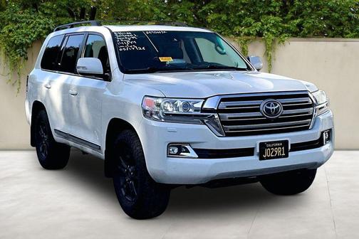 Blizzard Pearl 2017 Toyota Land Cruiser Base