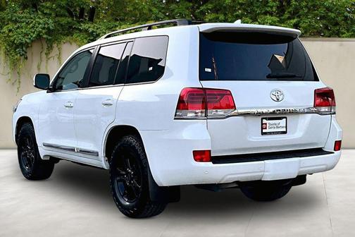 Blizzard Pearl 2017 Toyota Land Cruiser Base
