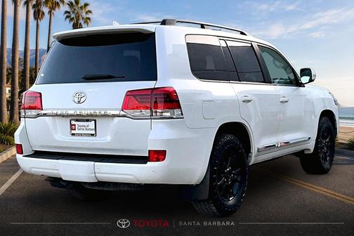Blizzard Pearl 2017 Toyota Land Cruiser Base