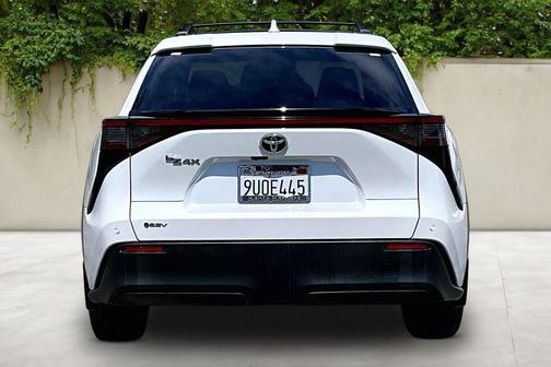 2025 Toyota bZ4X XLE