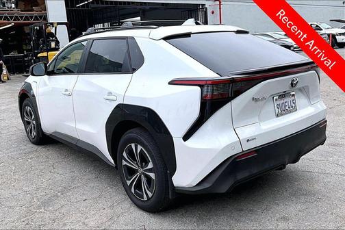 2025 Toyota bZ4X XLE