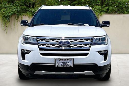 Oxford White 2018 Ford Explorer XLT
