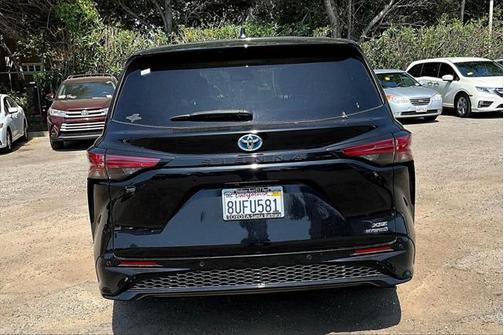 2021 Toyota Sienna XSE 7 Passenger