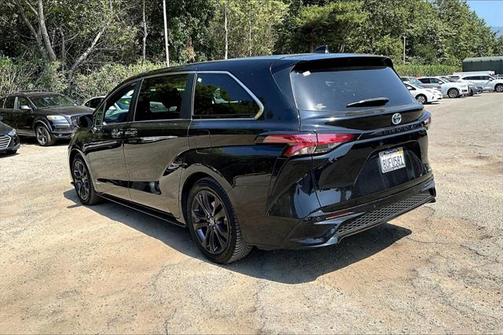 2021 Toyota Sienna XSE 7 Passenger