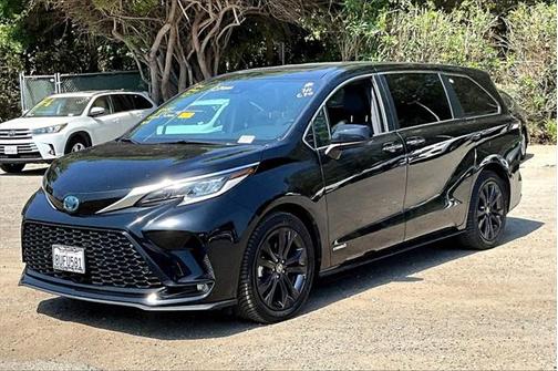 2021 Toyota Sienna XSE 7 Passenger