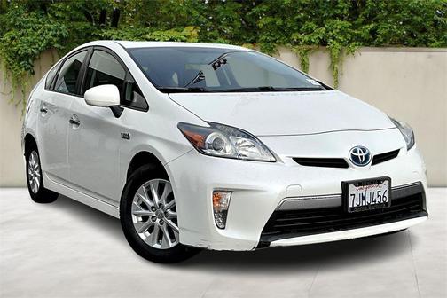 2015 Toyota Prius Plug-in Base
