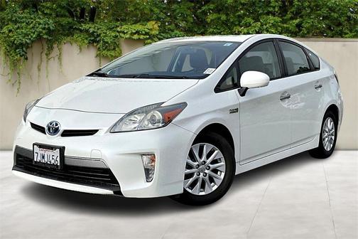 2015 Toyota Prius Plug-in Base