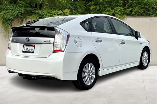 2015 Toyota Prius Plug-in Base