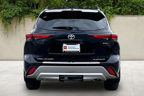 Midnight Black Metallic 2026 Toyota Highlander Hybrid Platinum