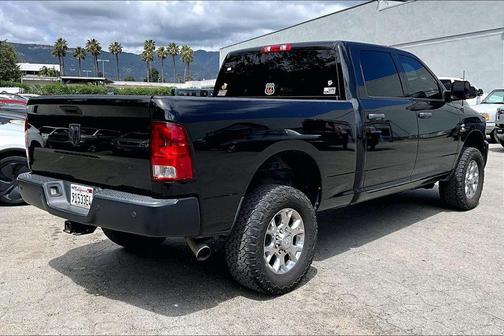Brilliant Black Crystal Pearlcoat 2018 RAM 2500 Tradesman Crew Cab 4x4 6'4' Box