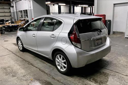 2016 Toyota Prius c Three