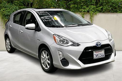 2016 Toyota Prius c Three
