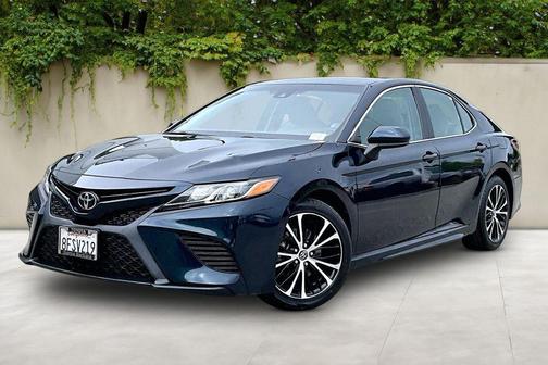 Galactic Aqua Mica 2018 Toyota Camry SE