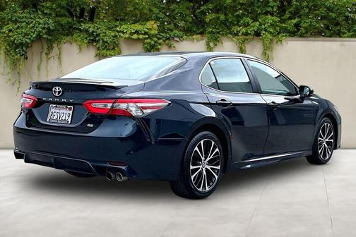 Galactic Aqua Mica 2018 Toyota Camry SE