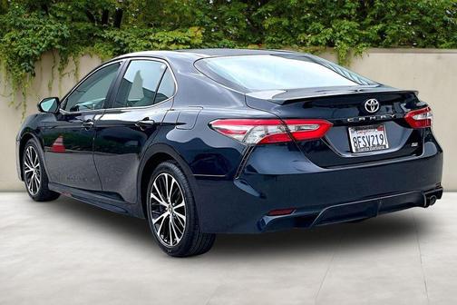 Galactic Aqua Mica 2018 Toyota Camry SE