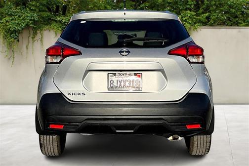 2019 Nissan Kicks S