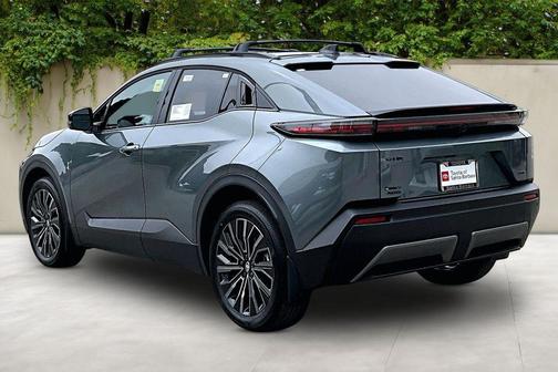 Overcast 2026 Toyota C-HR XSE