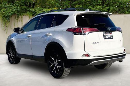 2018 Toyota RAV4 SE