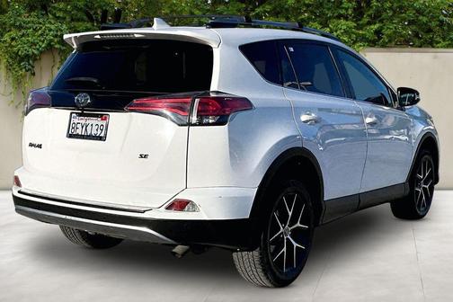 2018 Toyota RAV4 SE