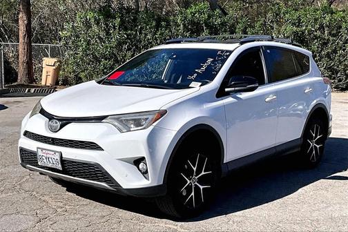2018 Toyota RAV4 SE