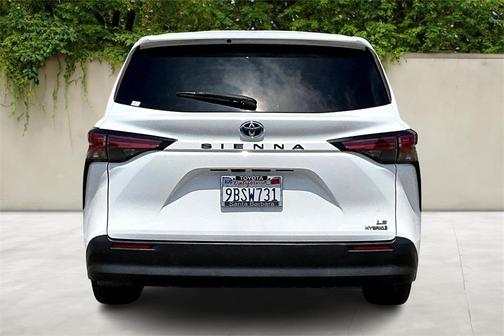 2022 Toyota Sienna LE
