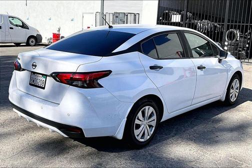 Fresh Powder 2021 Nissan Versa 1.6 S